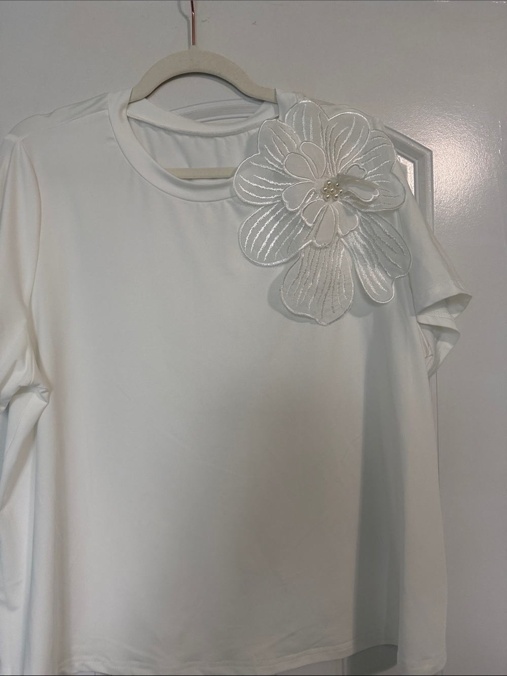 Elegant White Floral Appliqué Women's Top